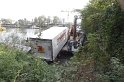 LKW faehrt in den Rhein Langel Hitdorf Faehre P489